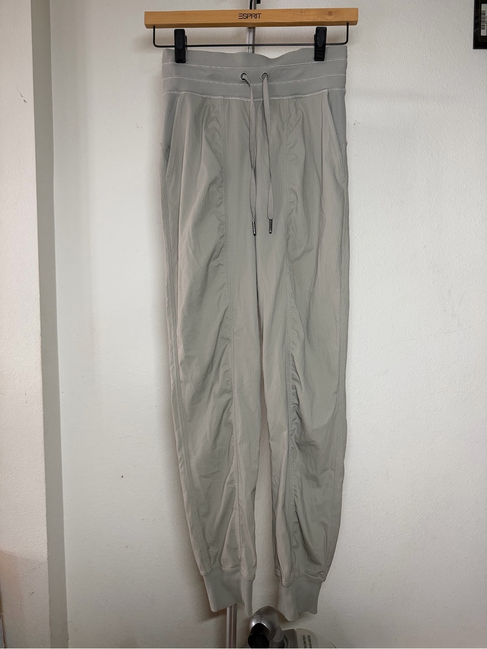 Lululemon Dance Studio Midrise Jogger Pants- Women’s Size 2, Ash Grey